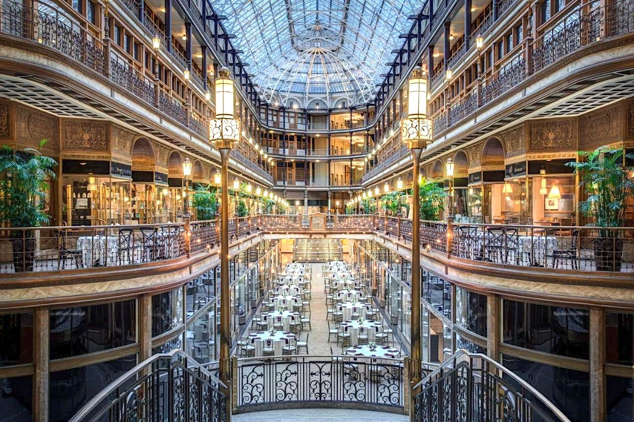 Find the best hotels near your favorite destinations Image