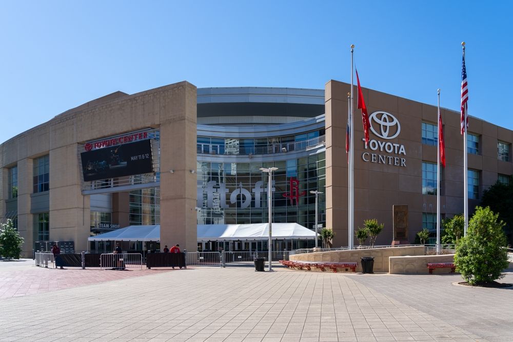 15 Best Hotels near Toyota Center Houston